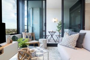 Complete Host STK Apartments