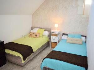 Maisons de vacances Gite Bridore, 3 pieces, 4 personnes - FR-1-381-84 : photos des chambres