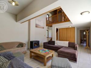 Maisons de vacances Gite Croizet-sur-Gand, 6 pieces, 13 personnes - FR-1-496-25 : photos des chambres