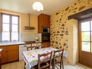 Maisons de vacances Gite Domme, 4 pieces, 6 personnes - FR-1-616-48 : photos des chambres