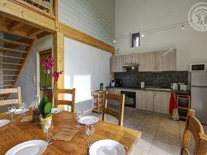 Maisons de vacances Gite Saint-Heand, 3 pieces, 5 personnes - FR-1-496-146 : photos des chambres