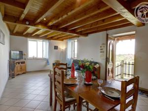 Maisons de vacances Gite Saint-Heand, 3 pieces, 5 personnes - FR-1-496-4 : photos des chambres