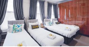 The Gillygate Gathering - City Centre - Sleeps Up To 18