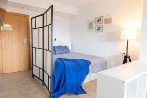 Apartamento junto a la playa con piscina y parking