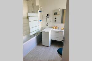 Appartements Le Donjon - T3 80m2 - Hyper centre - Spacieux & lumineux : photos des chambres