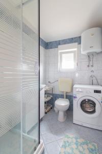 Apartment Nikol with big garden and terrace 350 meters from the sea - by TA Leut agency