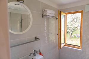 Rustic&Green Guesthouse for 6 people FREE AIRCONDITIONER FREE COFFEE FREE PARKING