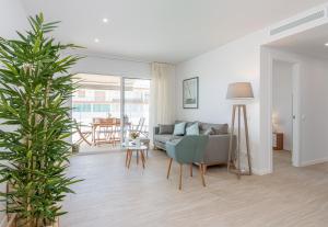 M A R I V E N T Suite with terrace private