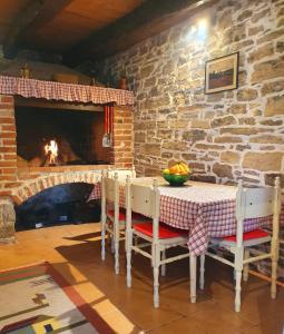 Casa Leonarda, old authentic Istrian stone house near Motovun, central Istria 