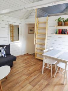 Lillstugan - Centralt och havsnära i lugnt villområde