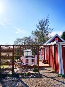 Lillstugan - Centralt och havsnära i lugnt villområde