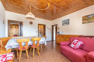 Two-Bedroom Apartment room in Appartamento Miramonti
