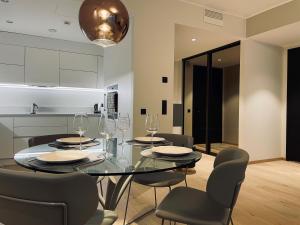 Dream Stay - Executive Apartment with Balcony