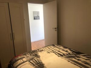 Appartements HYPER CENTRE - WIFI FIBRE GRATUIT - JERGWELOH - Le Parisien : photos des chambres