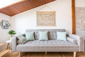 Superb Apartments Overlooking Graça in Lisbon