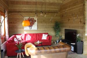 Villa Emilia - Gemütliches kinderfreundliches Blockhaus mit umzäuntem Garten