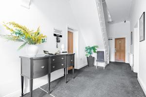 Brooklands Lodge