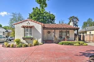 Holiday Home room in Harvard Hacienda about 1 Mi to Tower District!