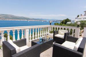 Apartmani Mlačić - 4hvězdičkové hotely ve městě Okrug Donji