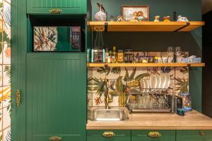 Extraordinary French Quarter Apartments in Vivid Colors