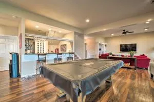Lavish Lakefront House with Pool Table and Patio! - Willis