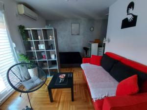 Studio IKA Belgrade Airport Free Parking possible Self Check-In Terrace - 3hvězdičkové hotely ve městě Ledine