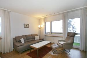 Two-Bedroom Apartment room in Baron / Baronesse Apartments