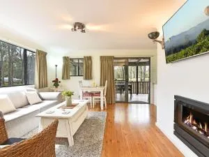 Olive Grove 3 1 Bedroom Villa with large Bath - Whittingham