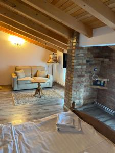 Deluxe Double Room with Extra Bed room in Pensiunea Villa Diva