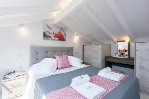 AD HOMES - Áno Pavliána