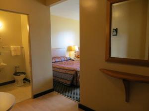 Athabasca Valley Inn & Suites