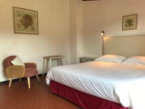 B&B / Chambres d'hotes GOLF CLUB D'UZES : photos des chambres