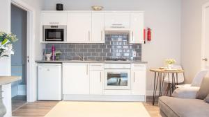 Modern Apartment with FREE Parking and WiFi