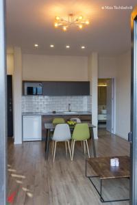 Aura Sameba, Luxury Apartment