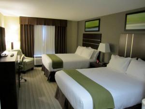 Holiday Inn Express Golden-Kicking Horse by IHG
