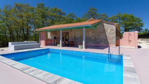 Holiday Home Gimino by Rent Istria