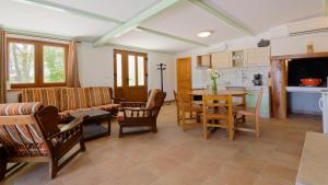 Holiday Home Gimino by Rent Istria