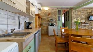 Holiday Home Gimino by Rent Istria