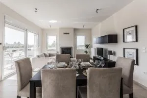 Μodern apartment with big garden - Órmos