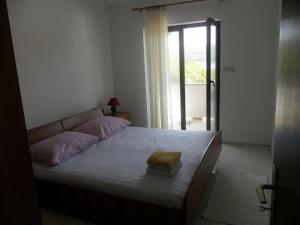 Apartment in Palit with sea view, balcony, Wi-Fi (4606-2)