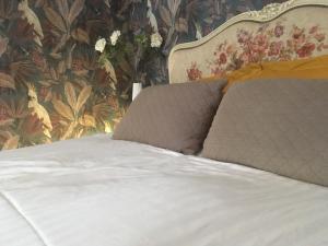 B&B / Chambres d'hotes Aupres du chateau 2 : Chambre Double