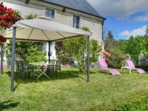 Maisons de vacances Gite Berthenay, 3 pieces, 4 personnes - FR-1-381-5 : photos des chambres