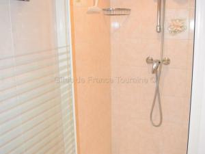 Maisons de vacances Gite La Tour-Saint-Gelin, 2 pieces, 2 personnes - FR-1-381-24 : photos des chambres