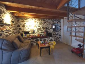 Maisons de vacances Gite Retournac, 3 pieces, 4 personnes - FR-1-582-319 : photos des chambres