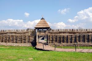 Muzeum Archeologiczne w Biskupinie - Dom Muzealnika