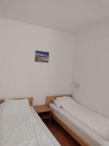 Triple Room with Bathroom room in Zlatni San