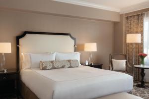 Deluxe King Room with City View room in Fairmont San Francisco
