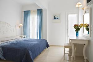 Kamari Hotel Myconos Greece