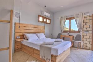 The Wave House - Seafront Escape in Peaceful Mochlos