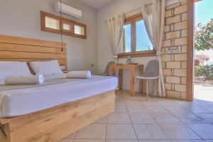 The Wave House - Seafront Escape in Peaceful Mochlos